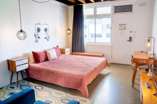 The Pink Hotel Coolangatta - Housity