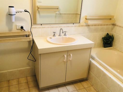 Beach API Busselton Seaside Escape Apartments - Housity