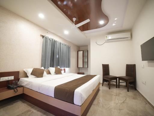 HOTEL BALAJI SQUARE - Housity