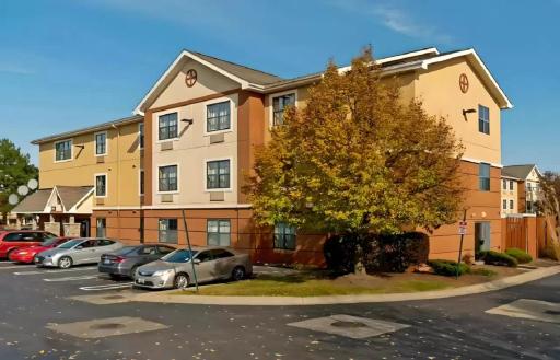 Suburban Studios Auburn Hills - Detroit - Housity