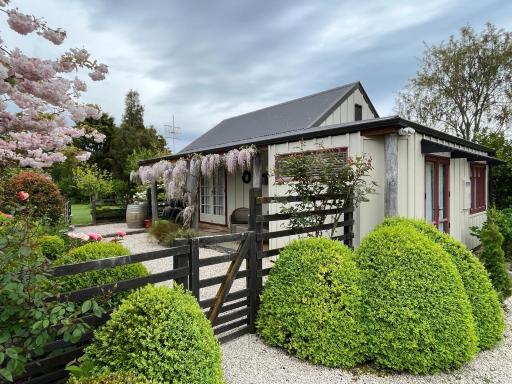 Tasman Village Cottage - Housity