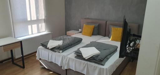 Stara skola - Housity