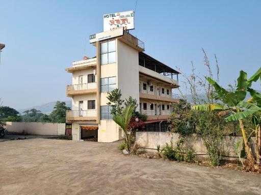 Ambadnya Lodge - Housity