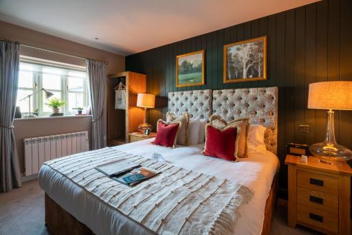 Crown Inn at Tolldown - Housity