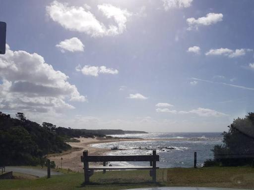 Garden Cottage, Dog Friendly. Wonthaggi. - Housity