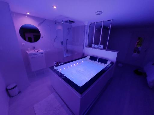 love room white - les delices rooms - Housity