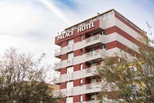 Hotel Palace - Housity