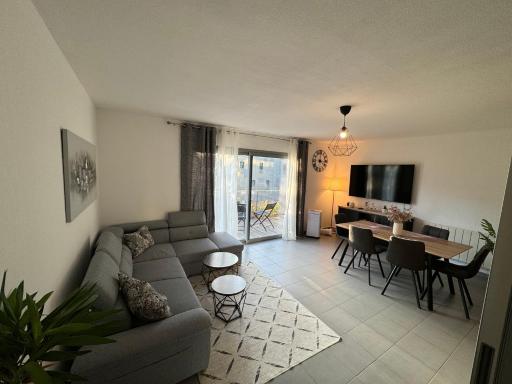 Cosy Appart T3 au pied du métro et commerces - Housity