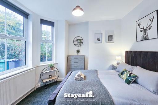 Homey 6 Bedroom 4 Baths House Near Alexandra Park - Housity