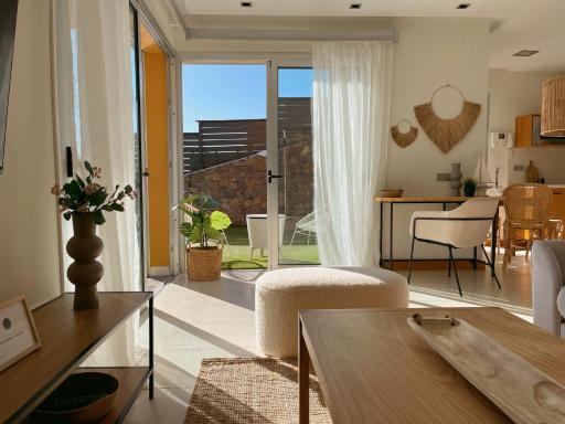 Villa Calma with private pool by Tenpropertiesgc - Housity