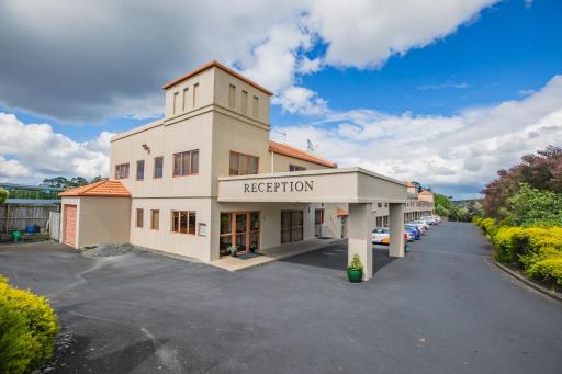 Albany Executive Motor Inn Limited - Housity