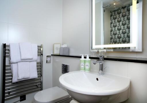 Queens Hotel Cheltenham - Housity