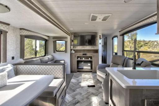 Evo Rv - Pool, Dogs, View, Wineries Near Temecula - Housity