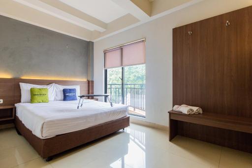 Urbanview Hotel Slipi Inn Palmerah - Housity