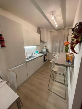 Harry's Canal View - Housity