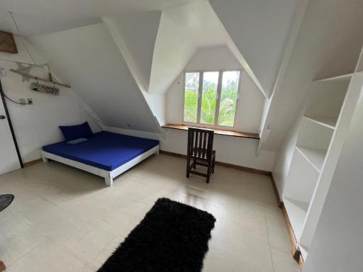 Le Frob Beachfront Attic Room - Helminas - Housity