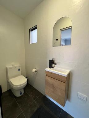 Gold Reef Adelong - Housity