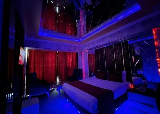 Continent Hotel - Housity