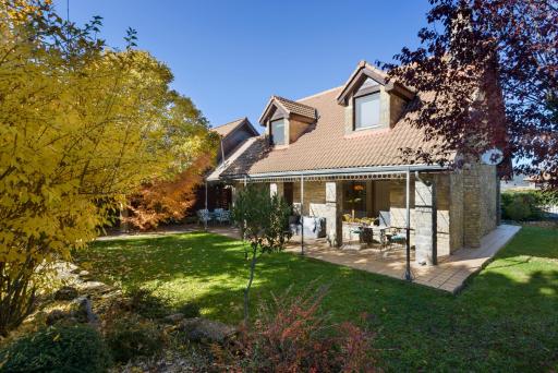 Villa Lana chalet Baros, Jaca - Housity