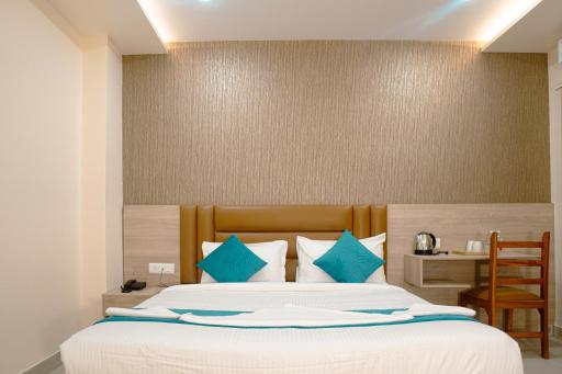 Hotel Ananda Kashi - Housity