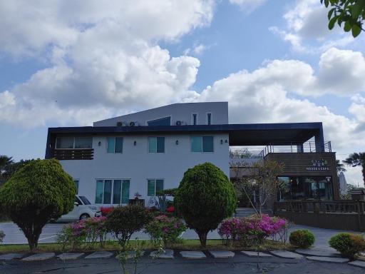 Moon Forest Guesthouse - Housity