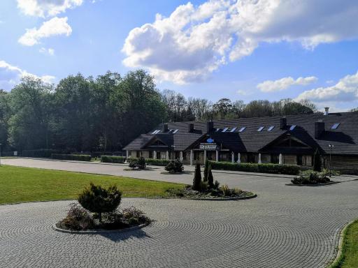 Dworek Hołny - Housity