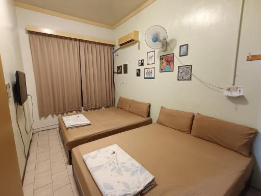 Old street little house - Housity