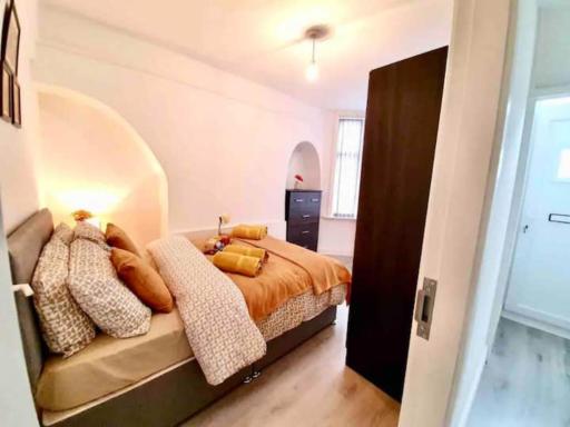 Modest Urban Escape - Housity