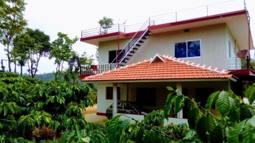 NITHIN HOMESTAY, 3 bedrooms and 1 living room. - Housity
