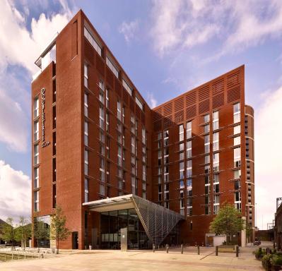DoubleTree by Hilton Leeds - Housity