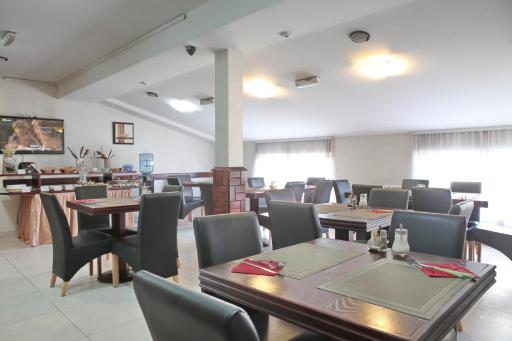 Happy Star Club - Housity