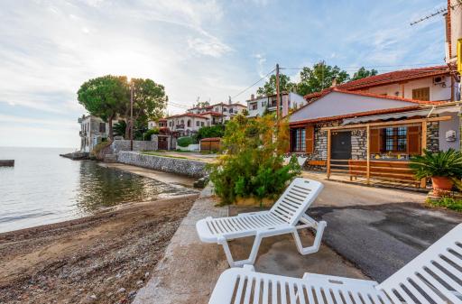 The Sea Front Fisherman’s house - Housity
