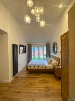 Dave & Kelz Deluxe king size studio room - Housity