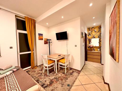 Private Studio Center Opera and Nevski Cathedral - Housity