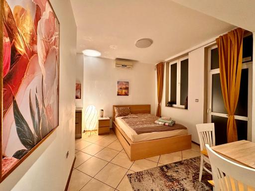 Private Studio Center Opera and Nevski Cathedral - Housity