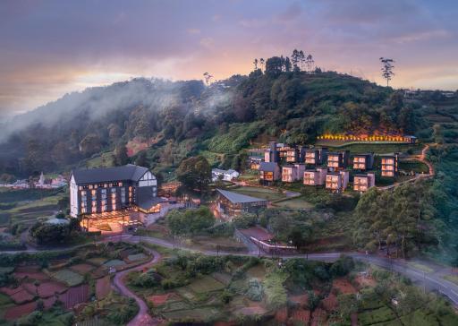 The Golden Ridge Hotel - Housity