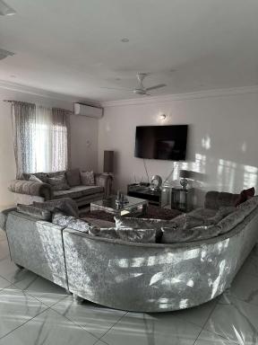 Luxury 2 bedroom flat KerrSerign - Hizvo