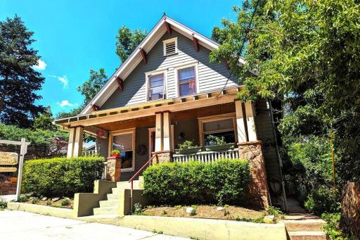 Manitou Springs White Yarrow Inn House - Housity