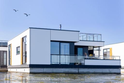 Floatinghouses BernsteinResort - Housity