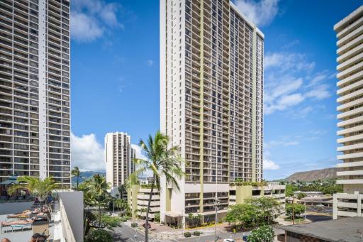Aston Waikiki Sunset - Housity
