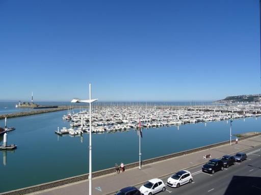 Petits Bateaux - Housity