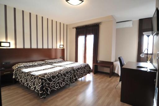 Hotel Ciudad de Plasencia - Housity