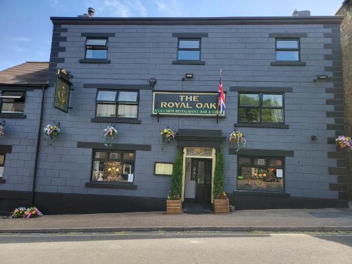 The Royal Oak Hotel - Housity