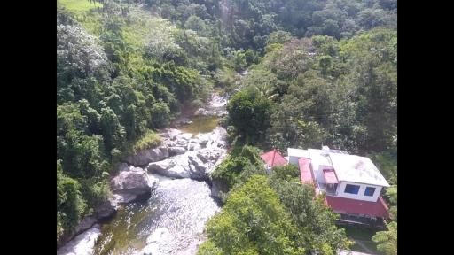 Complejo Villa Clara Junto al Río y Montañas by drvacationsrental - Housity