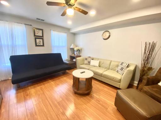 Shanghai 2900 - Vintage Oriental Style 2BR w Parking near Airport - Housity