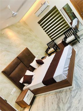 The highclass hotel - Housity