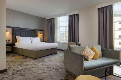 Hilton Cardiff - Housity