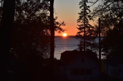 The Overlook at Lake Koshkonong - Lake Home Log Cabin - Housity