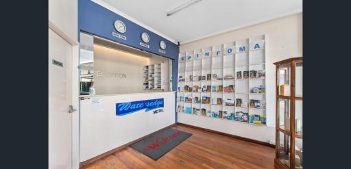 Watersedge Motel - Housity