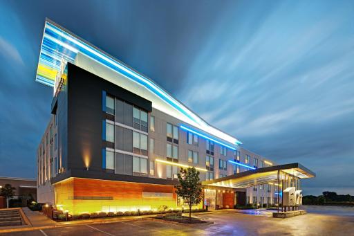 Aloft Bolingbrook - Housity
